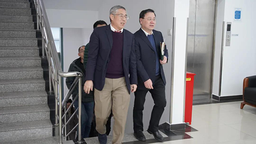 上海市浦东新区政府副区长吴强等调研尊时凯龙生物医药